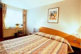 Hotel Timhotel Nation 3*